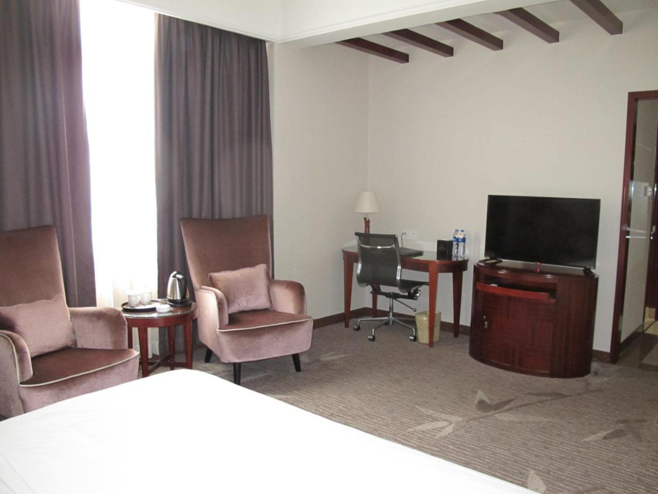 Guangzhou Nanfang Yiyuan Hotel Exteriör bild