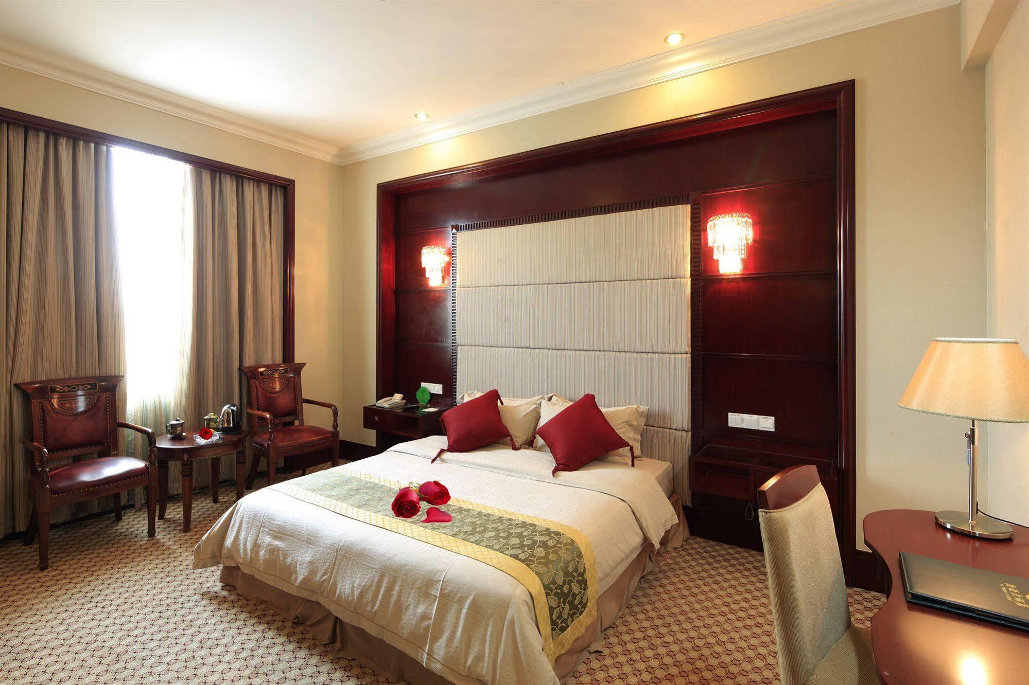 Guangzhou Nanfang Yiyuan Hotel Exteriör bild