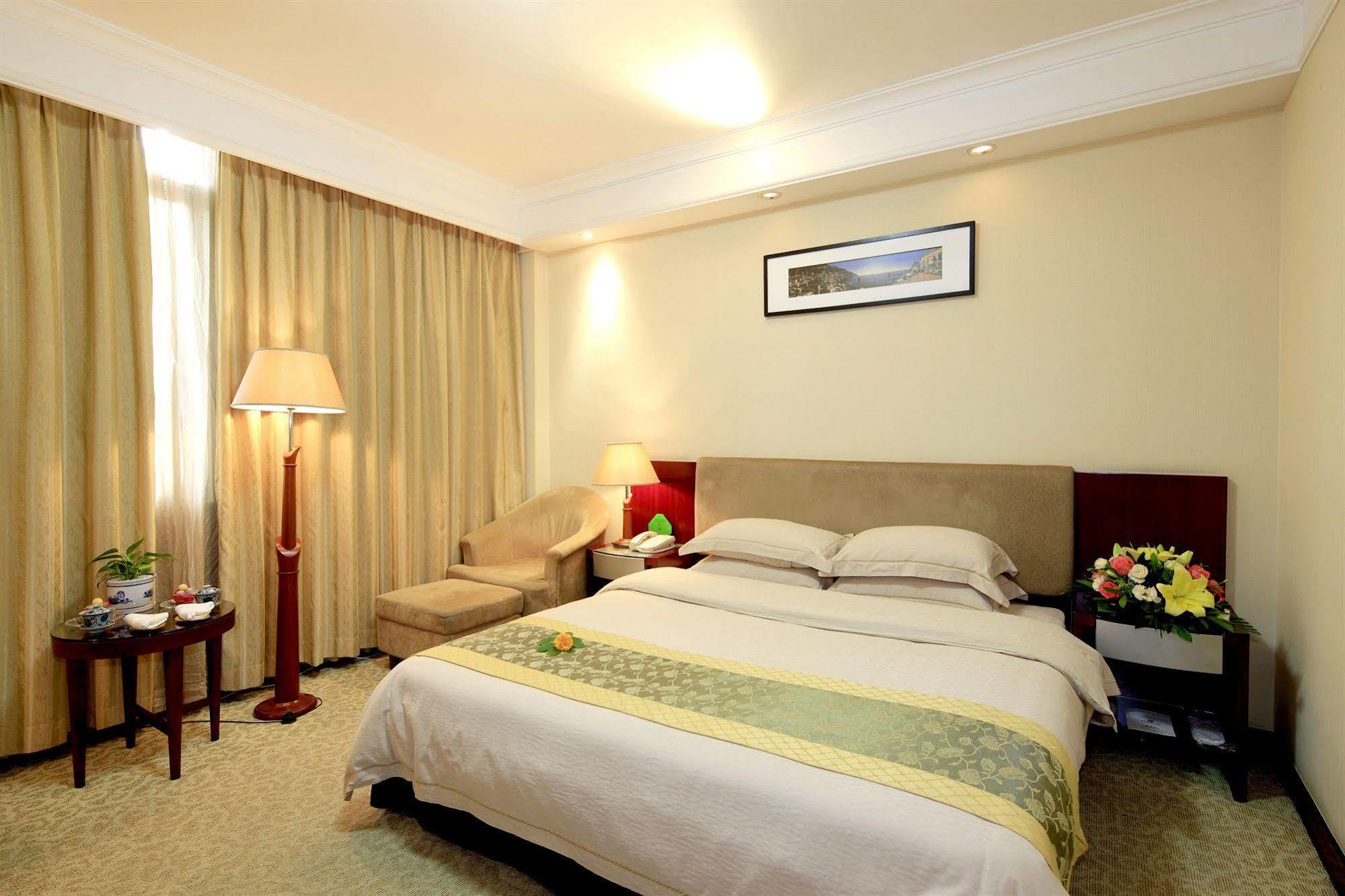 Guangzhou Nanfang Yiyuan Hotel Exteriör bild